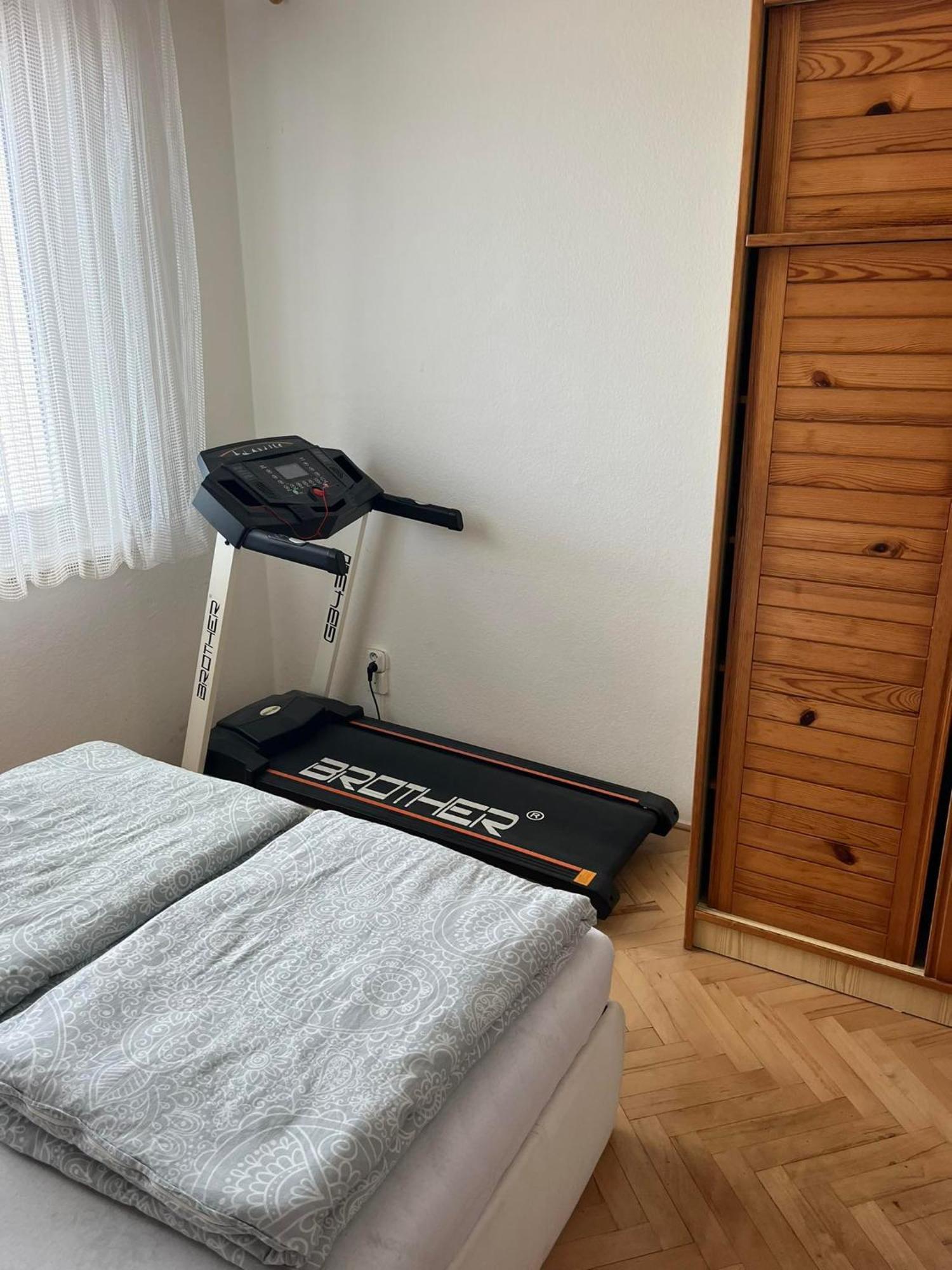 Ubytovani V Soukromi S Infrasaunou, Bezeckym Pasem A Cyklotrenazerem Lägenhet Jeseník Exteriör bild